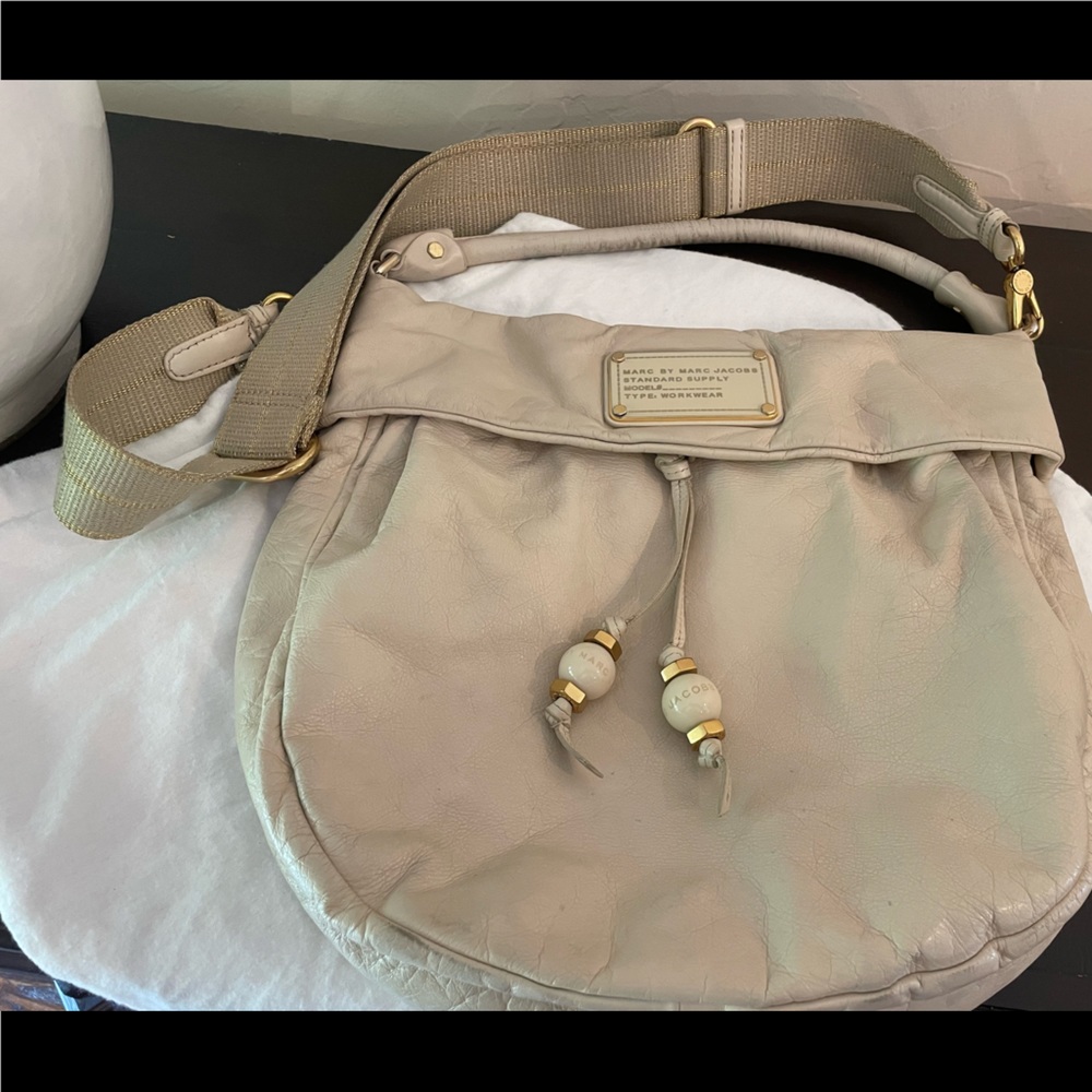 Marc Jacobs Hillier Leather Hobo Bag In Cream